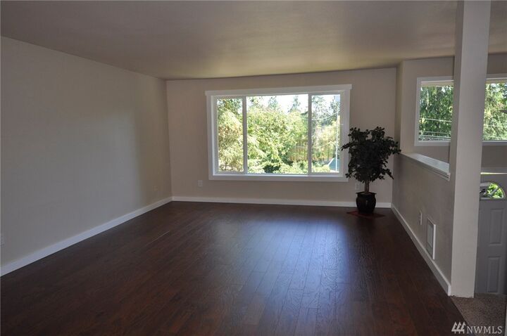 Property Photo:  1592 Lake Dr  WA 98282 