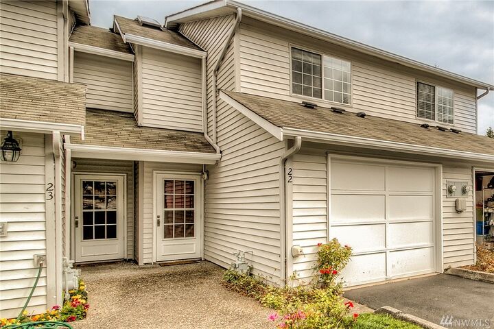 Property Photo: 315 E Park St A-22 WA 98045