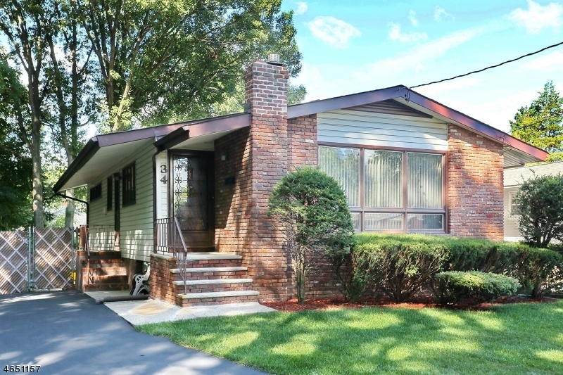 Property Photo:  34 Dapp Ct  NJ 07407 