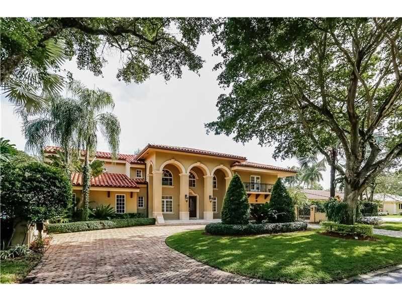 Property Photo: 4403 Monserrate St FL 33146