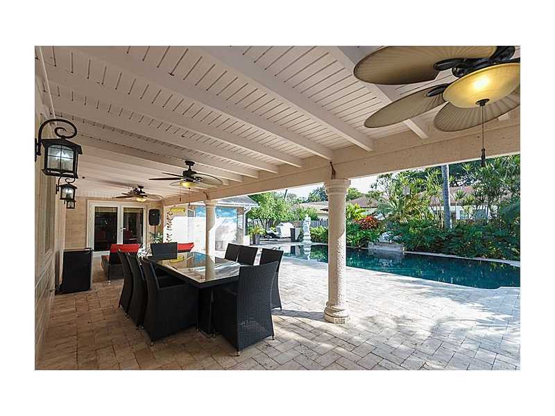 Property Photo: 21231 NE 23 Av FL 33180