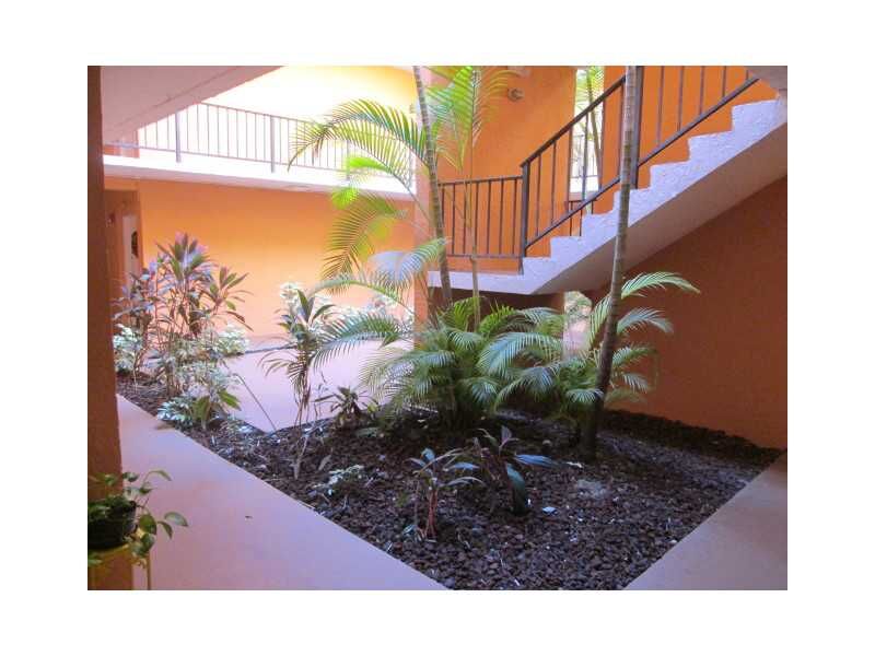 Property Photo:  