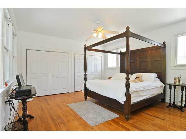 Property Photo: 3128 Sheridan Av FL 33140