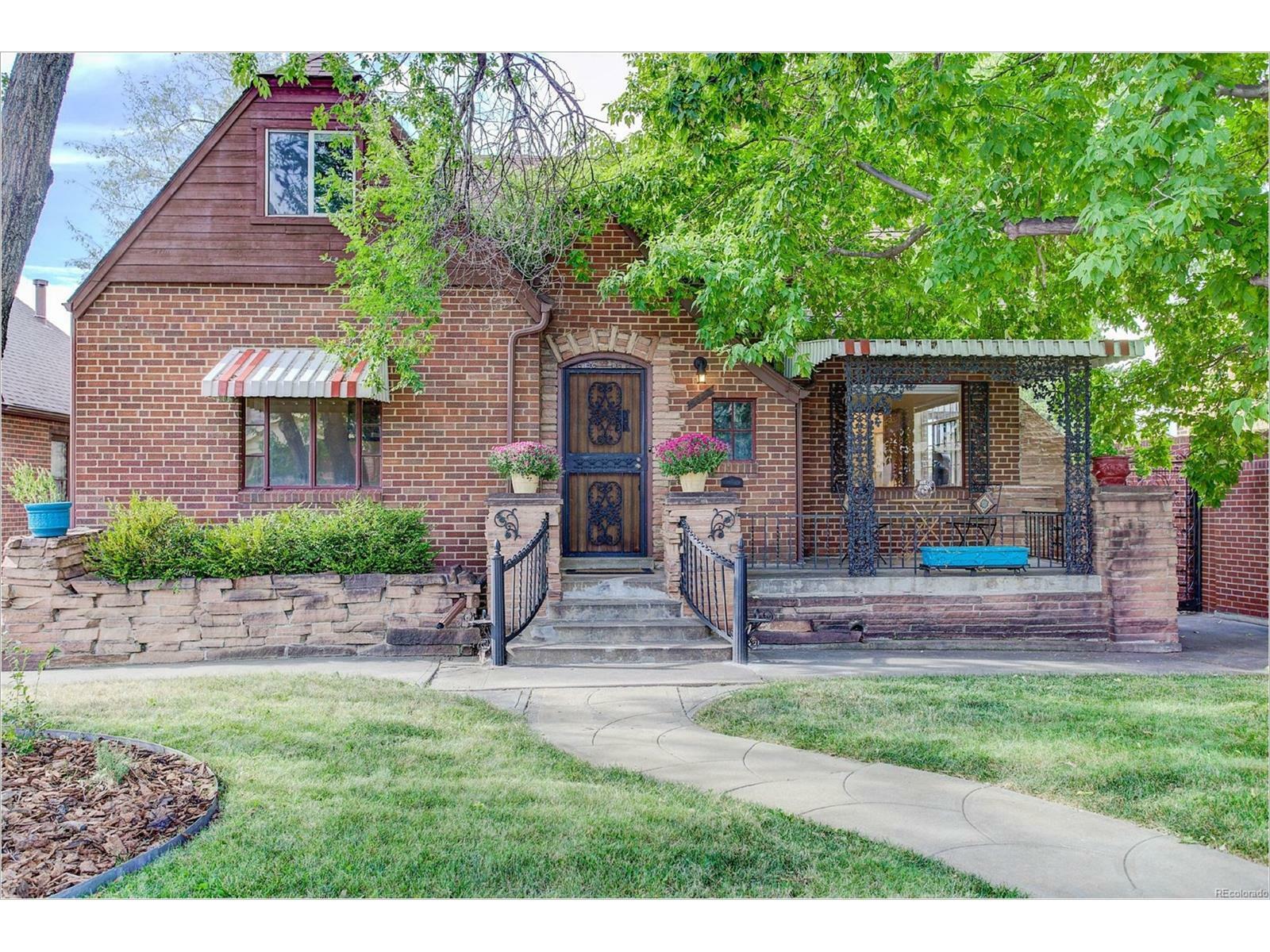 Property Photo: 4820 West 32nd Avenue CO 80212