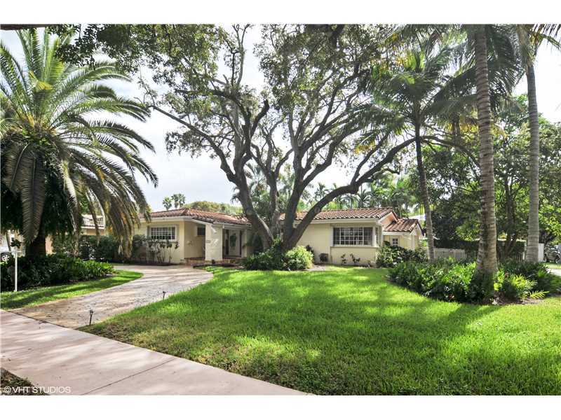 Property Photo: 650 Almeria Av FL 33134