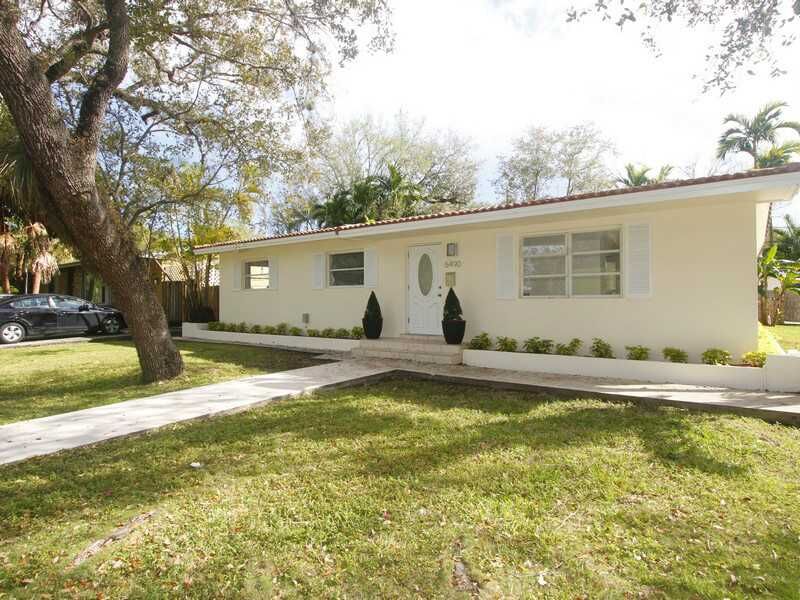 Property Photo:  6490 Sunset Dr  FL 33143 