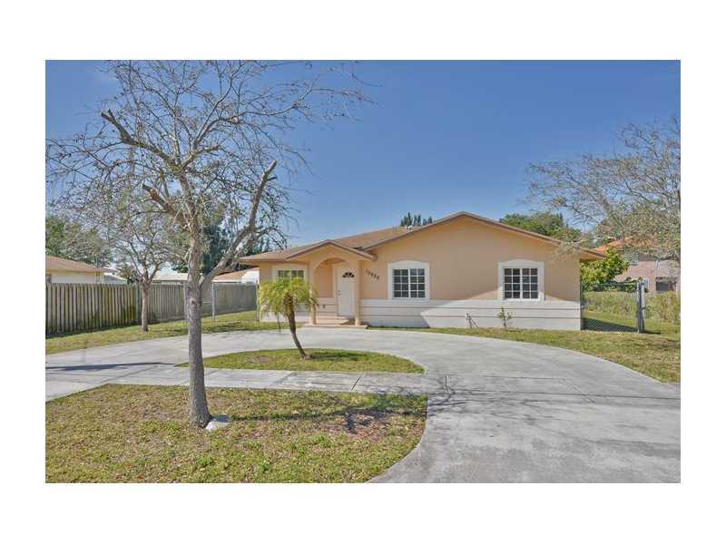 Property Photo: 15620 NW 38 Ct FL 33054