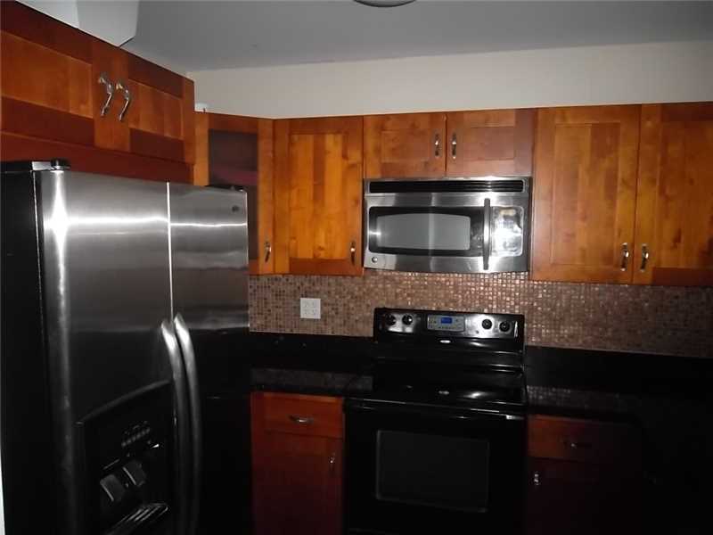 Property Photo:  20379 W Country Club Dr 540  FL 33180 