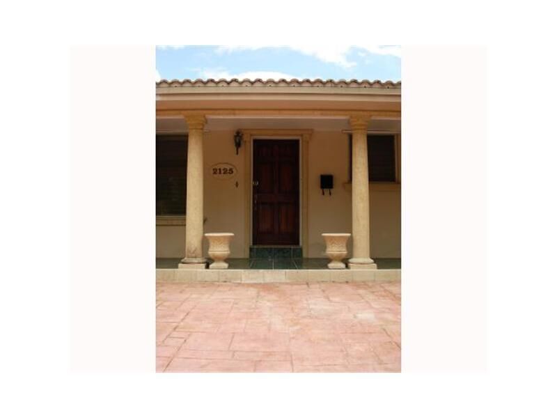 Property Photo: 2125 Arch Creek Dr FL 33181