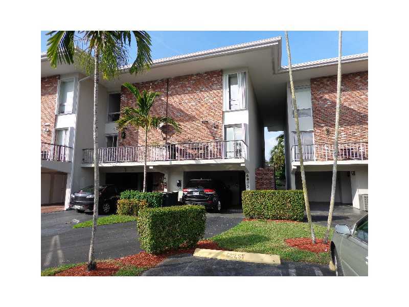 Property Photo: 6805 Brookline Dr 6805 FL 33015