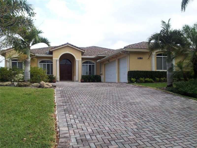 Property Photo: 16511 SW 84 Ct FL 33157