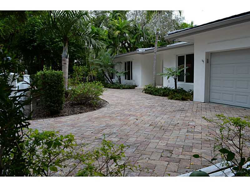 Property Photo:  940 Andora Av  FL 33146 