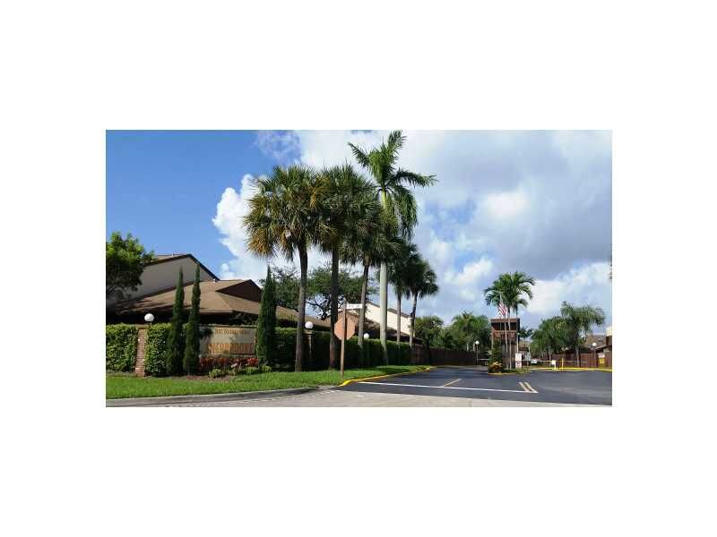 Property Photo:  1601 N 15th Te 1601  FL 33020 