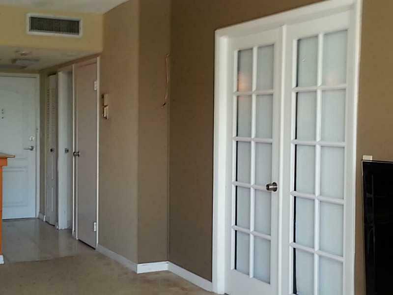 Property Photo:  3675 N Country Club Dr 205  FL 33180 