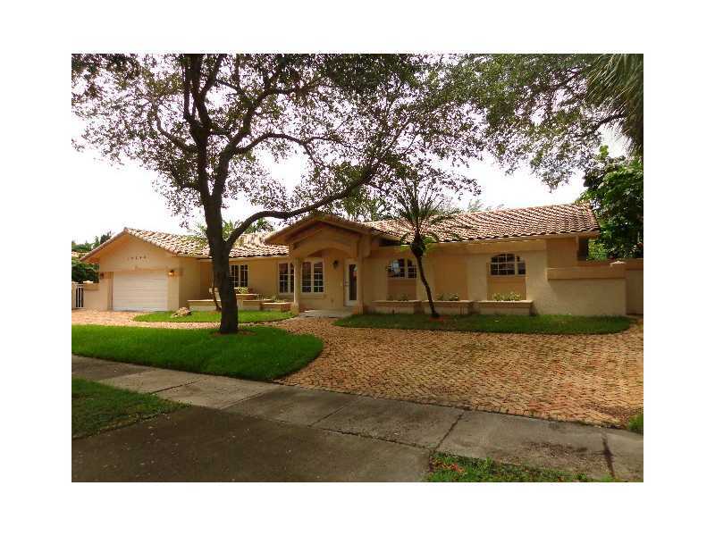 Property Photo: 16240 W Troon Cr FL 33014