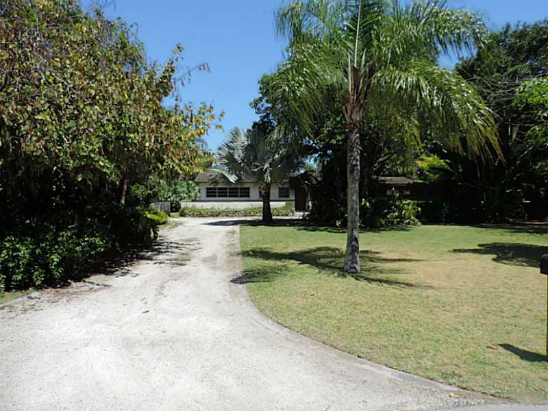 Property Photo:  13515 SW 99 Ct  FL 33176 