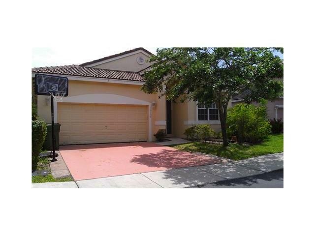 Property Photo: 16574 NW 20th St FL 33028