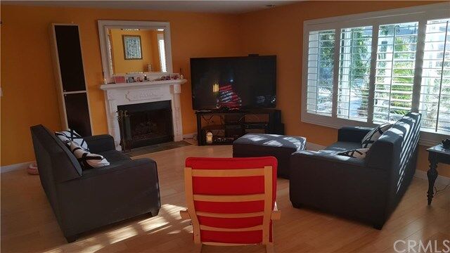 Property Photo:  2008 Perkins Lane  CA 90278 