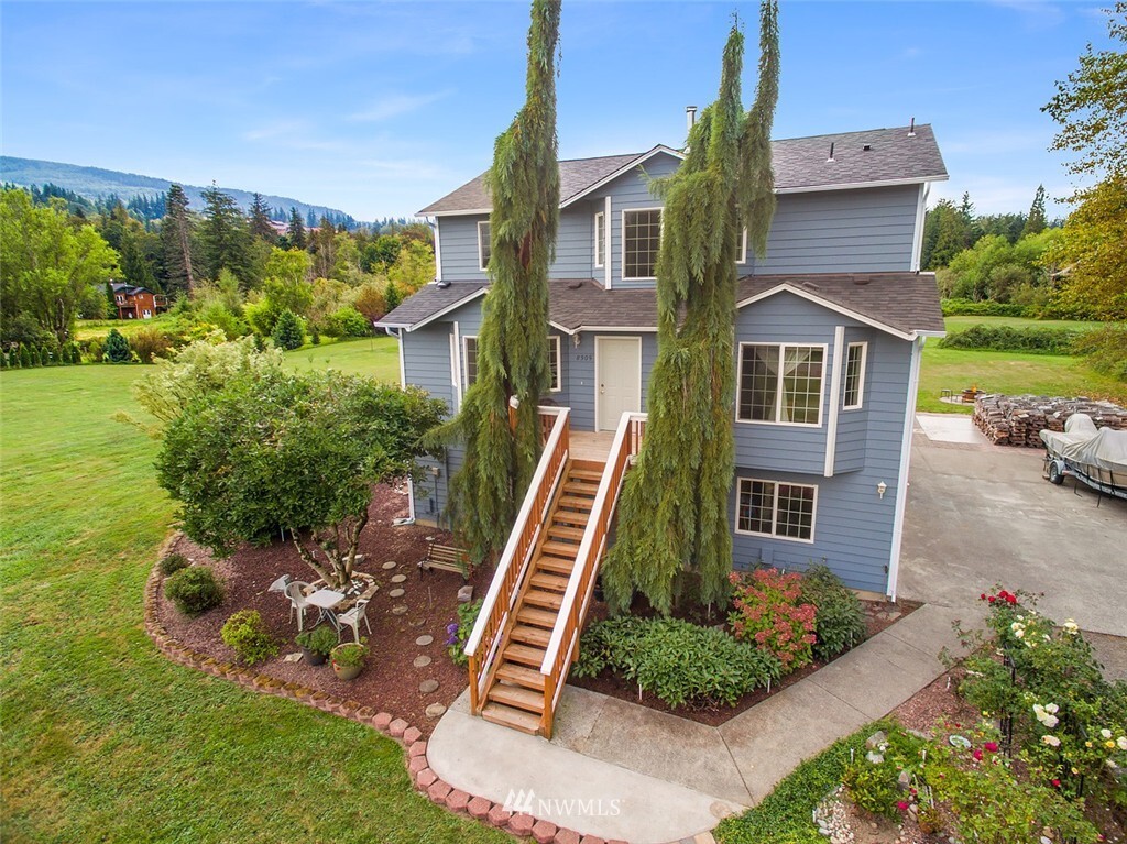 Property Photo: 8305 382 Nd Avenue SE WA 98065