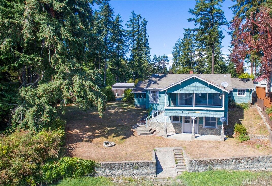 Property Photo:  297 Shorewood Ct  WA 98333
