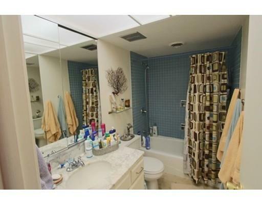 Property Photo:  44 Williamsburg 44  MA 01108 