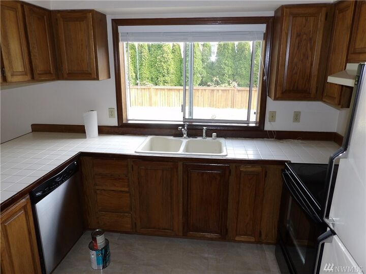 Property Photo:  1740 140th Ct SE  WA 98007 