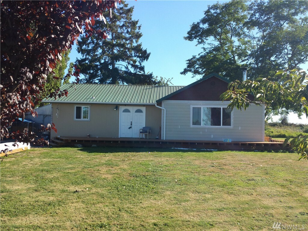 10602 Saratoga Dr  Stanwood WA 98292 photo