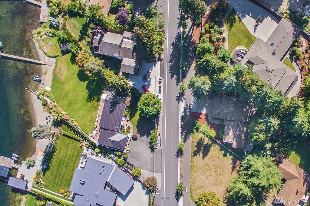 Property Photo: 4025 W Lake Sammamish Pkwy SE WA 98008
