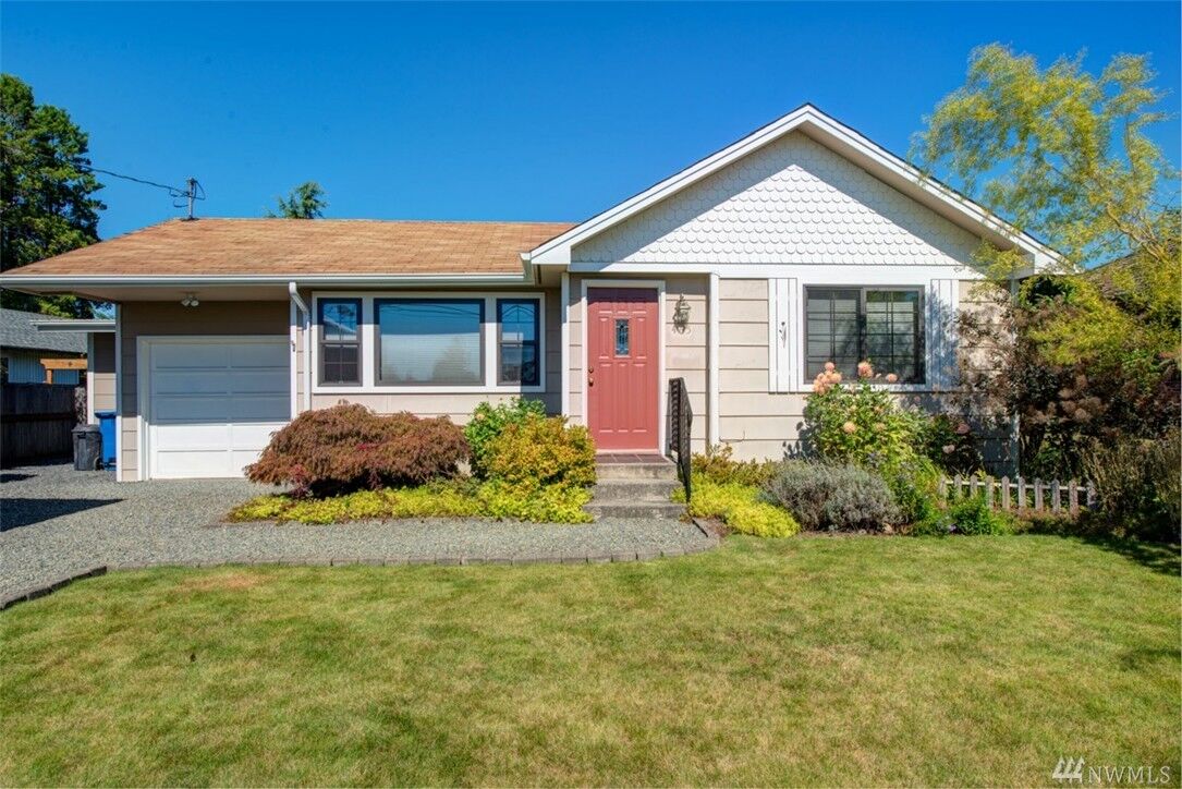 Property Photo: 465 W Columbia Street WA 98272
