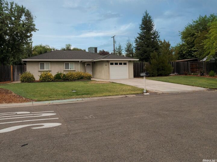 5101 Vale Drive  Carmichael CA 95608 photo