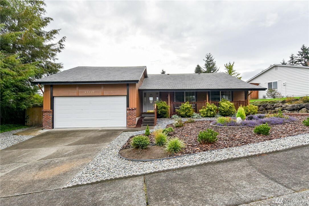 Property Photo:  32722 39th Ave SW  WA 98023 