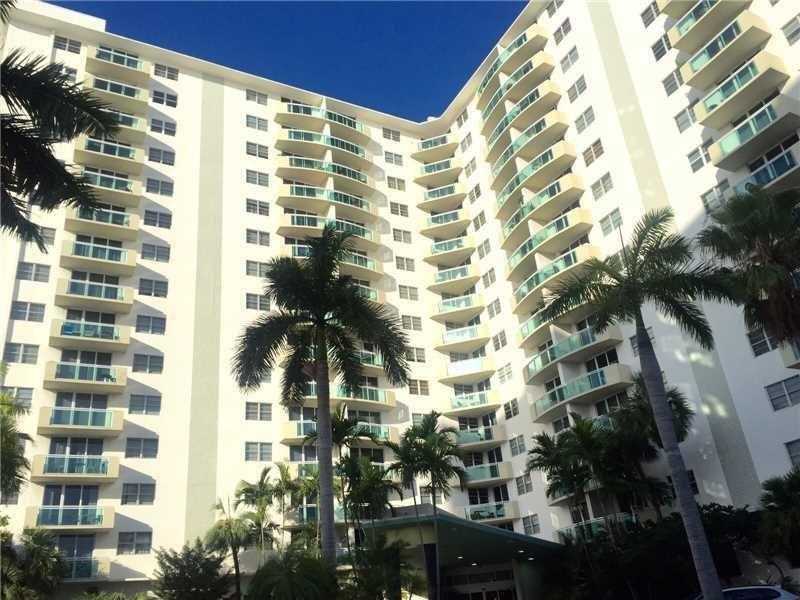 Property Photo:  3001 S Ocean Dr 1529  FL 33019 