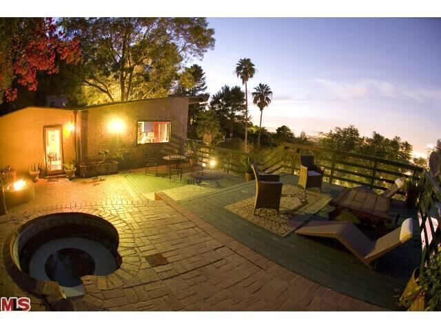 3565 Multiview Dr  Los Angeles CA 90068 photo