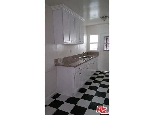 Property Photo:  1839 N Normandie Ave 2  CA 90027 