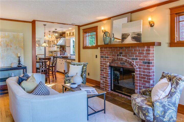 Property Photo: 8808 Densmore Ave N WA 98103