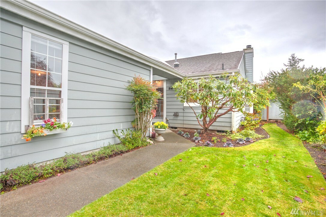Property Photo: 6020 N Highlands Pkwy E-39 WA 98406