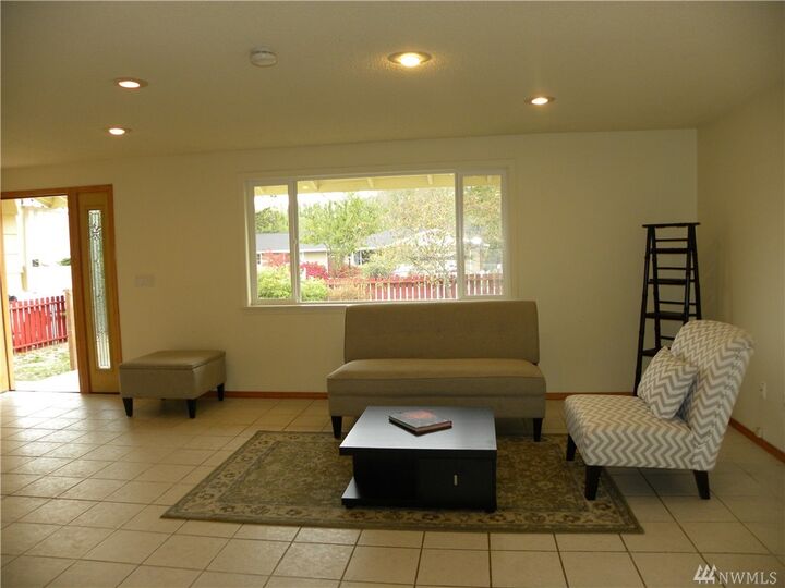 Property Photo:  4010 R Ave  WA 98221 