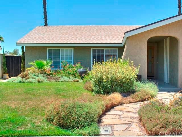 Property Photo: 26676 Avenida Deseo CA 92691