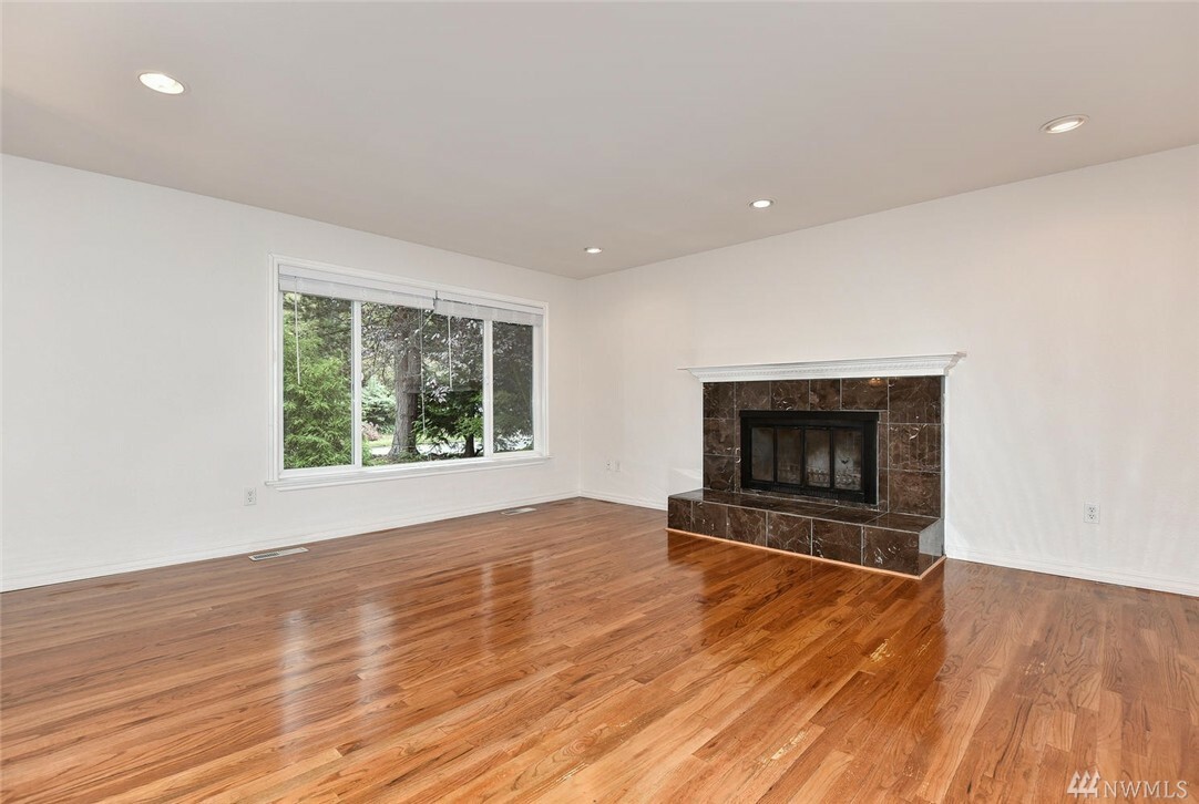 Property Photo:  1427 SW 306th St  WA 98023 