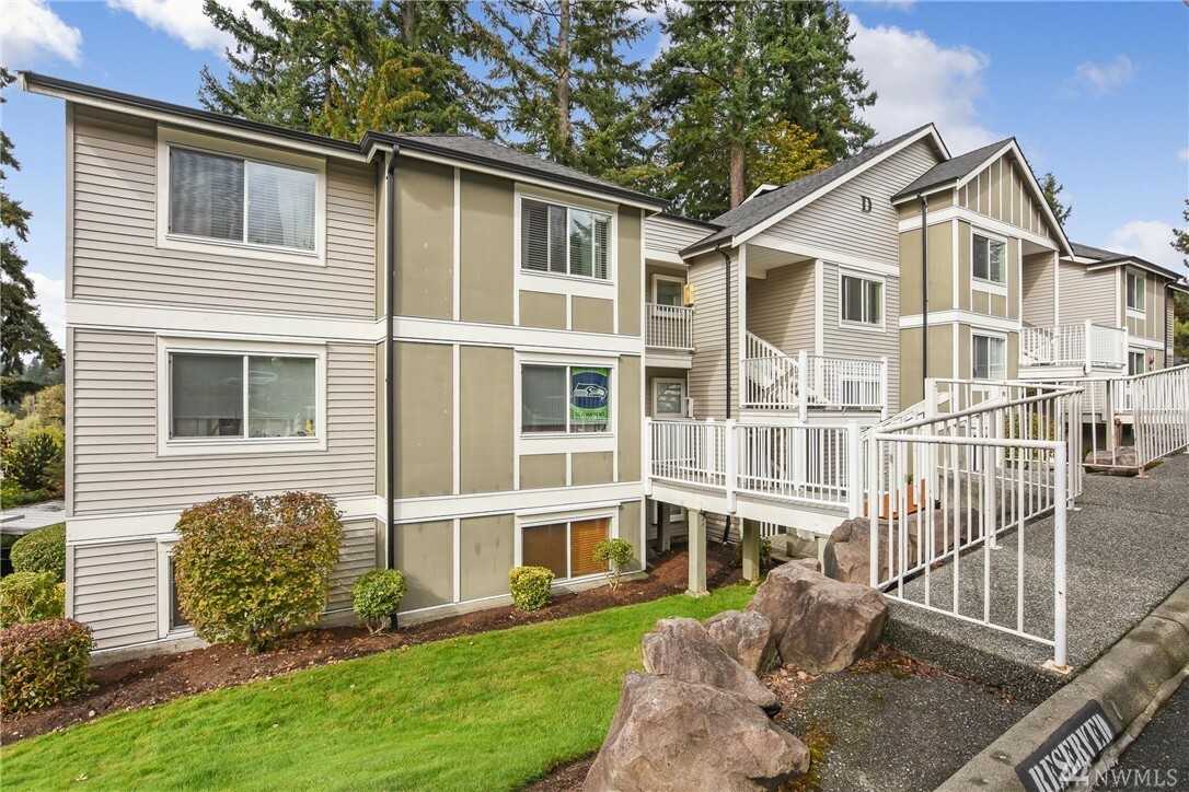 Property Photo: 16101 Bothell Everett Hwy D104 WA 98012