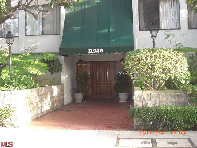 Property Photo:  11928 Kiowa Ave 201  CA 90049 