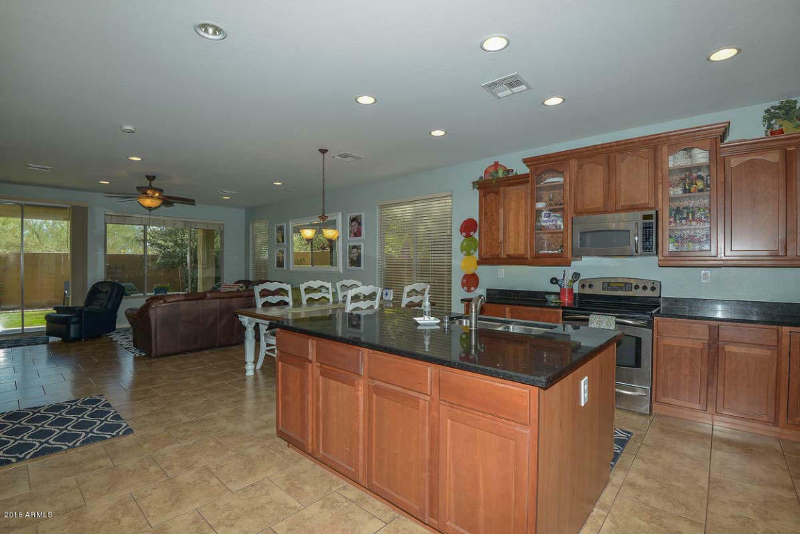 Property Photo: 6777 W Evergreen Terrace AZ 85383