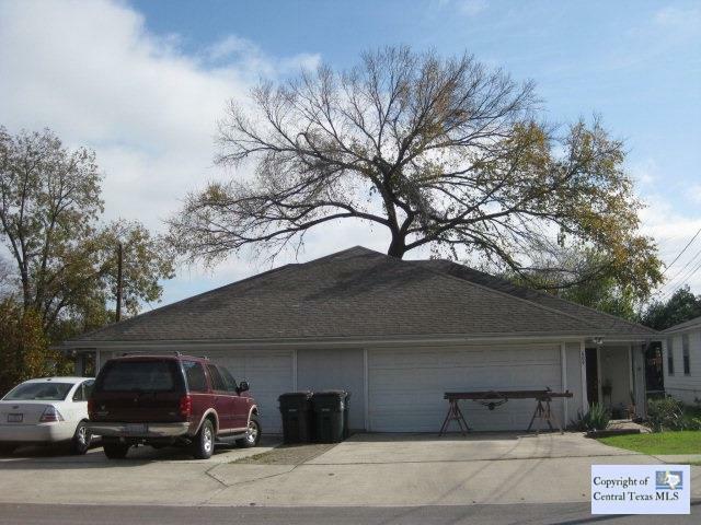 Property Photo: 607/609 Mlk Drive TX 78666