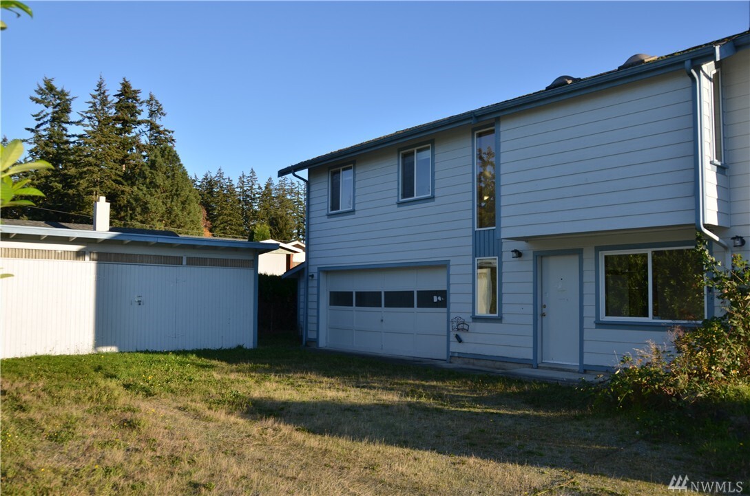 Property Photo: 230 Heather Dr WA 98282
