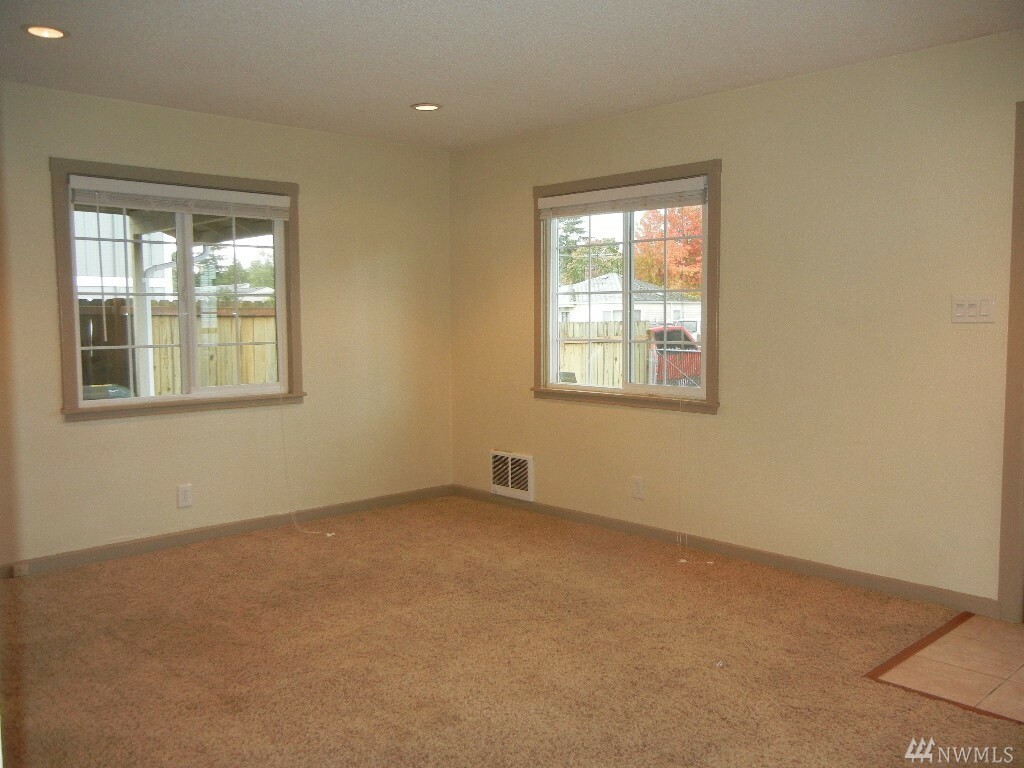 Property Photo: 1035 S Rochester St WA 98465