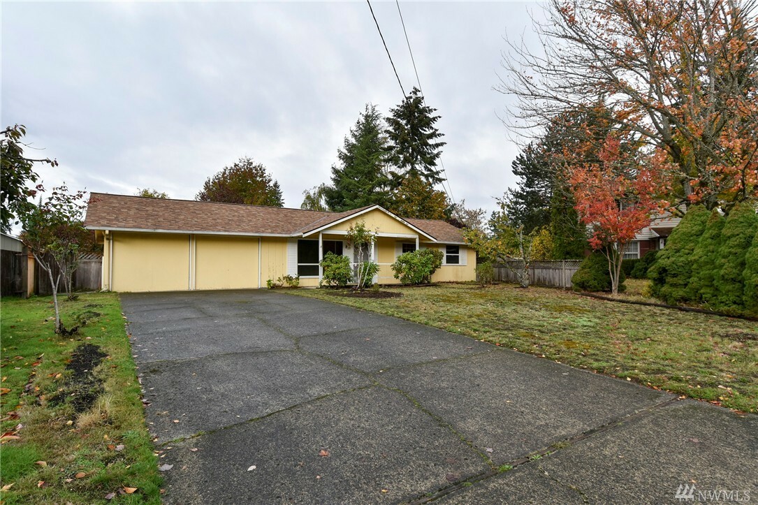 Property Photo:  127 159th Place SE  WA 98008 