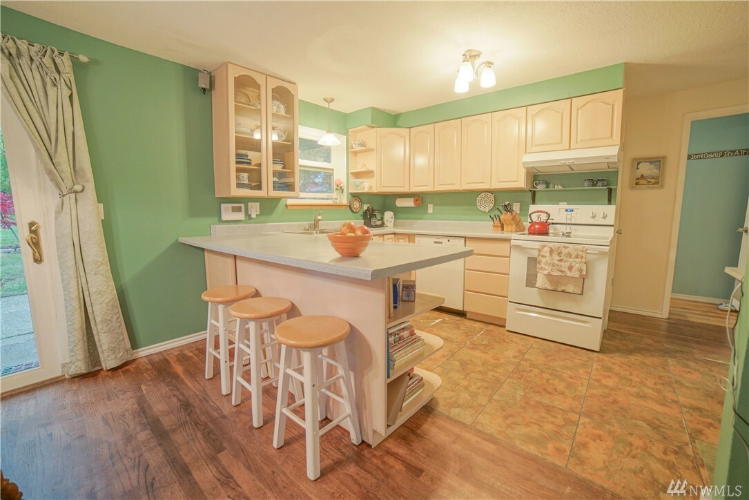 Property Photo: 24917 38th Ave S WA 98032