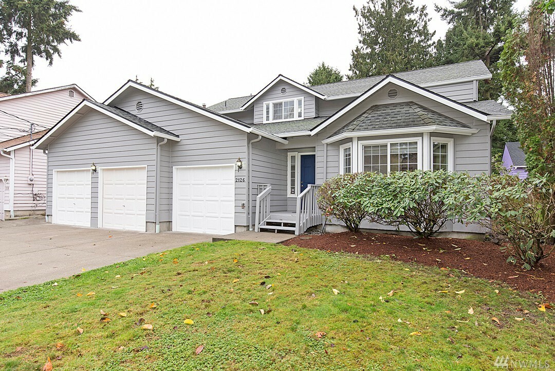 Property Photo:  2126 N 137th St  WA 98133 