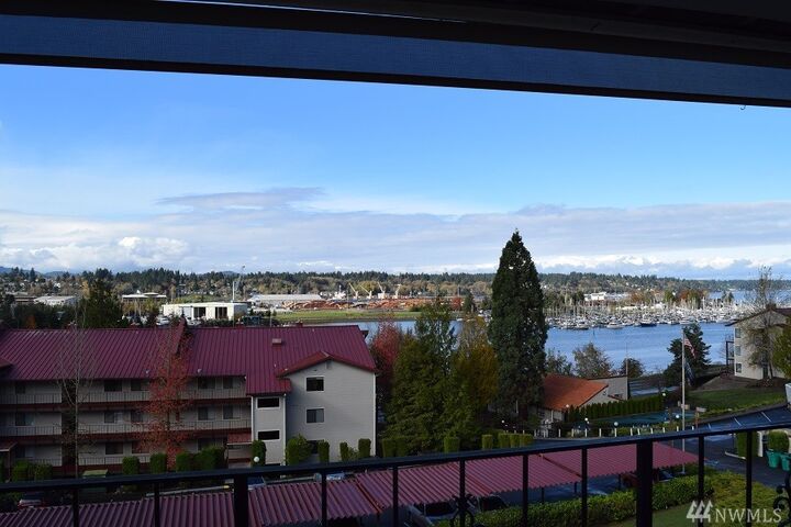 Property Photo:  908 East Bay Dr NE E-204  WA 98506 