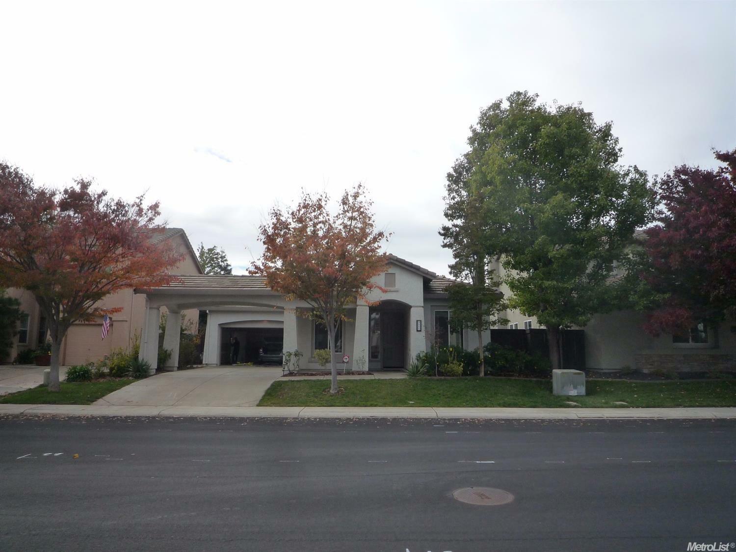 Property Photo: 9884 West Taron Drive CA 95757